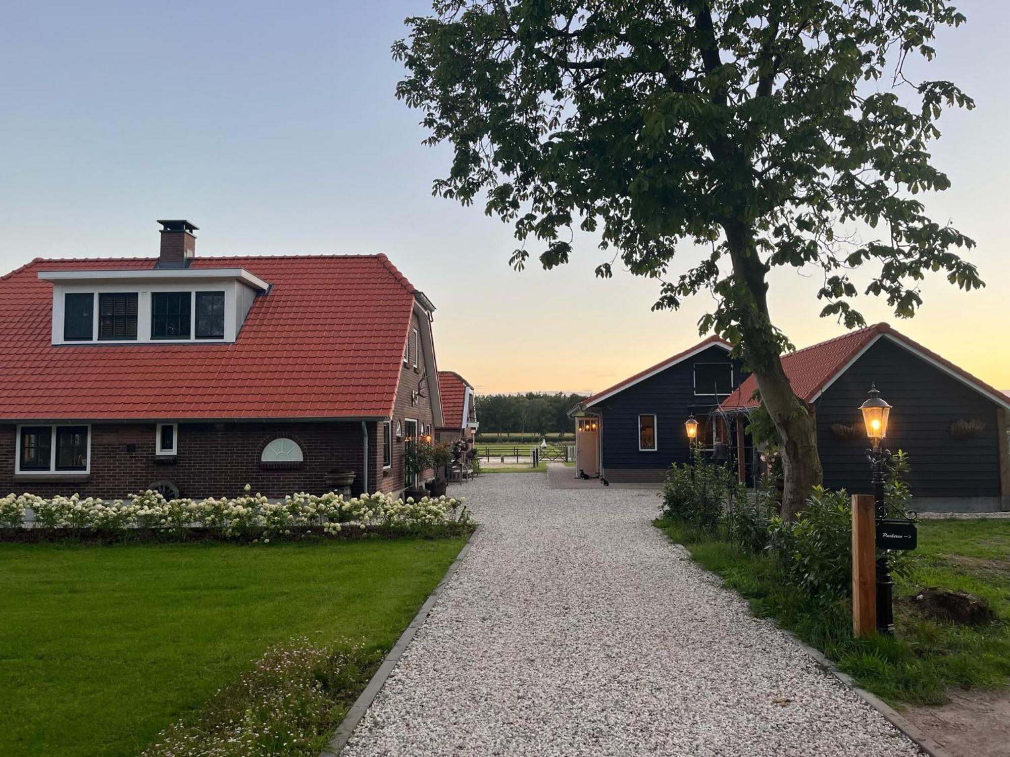 Bed & Breakfast Hoeve Happiness - Ontbijt Inbegrepen - Wellness Aanwezig Voorthuizen Extérieur photo